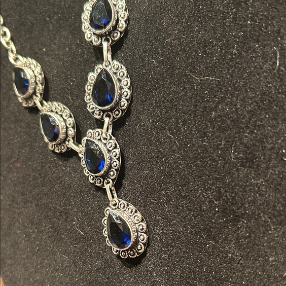 Blue sapphire Gemstone 925
Silver Handmade
Necklace Size 16” - Picture 5 of 9